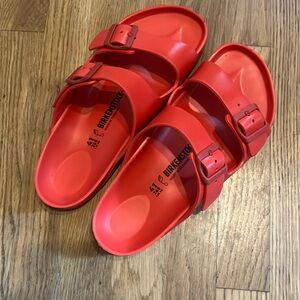 Birkenstock Arizona Eva in Active Red!
